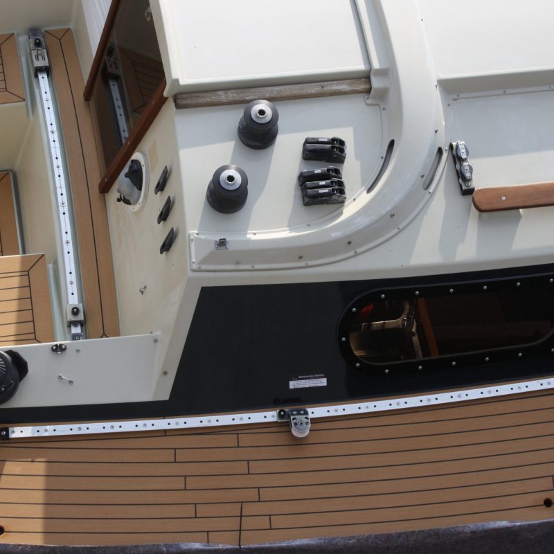 Running deck design - Floor coverings and finishing for boats - HLF Marine