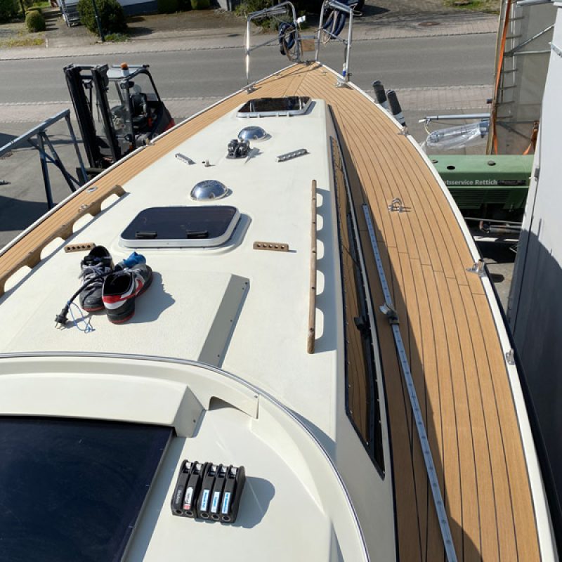 Sailboat running deck - alternative to teak wood